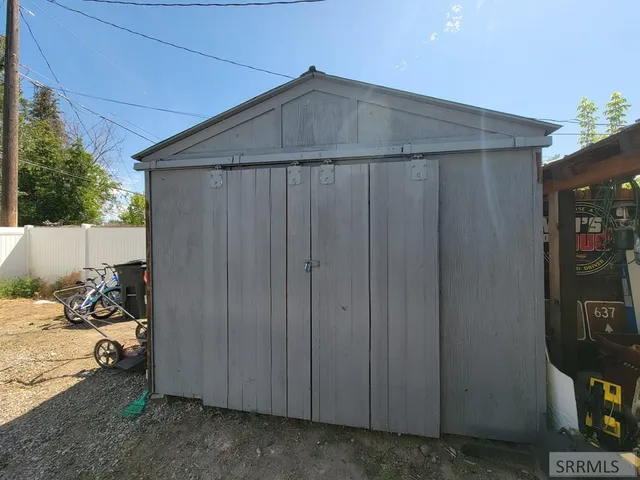 $320,000 | 605 10th Street, Idaho Falls, ID 83404