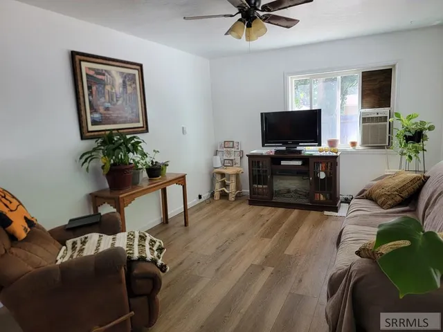 $320,000 | 605 10th Street, Idaho Falls, ID 83404