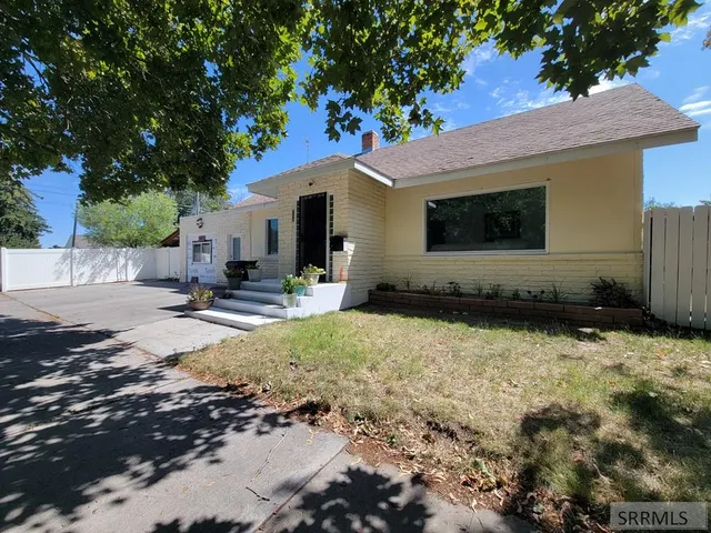 $320,000 | 605 10th Street, Idaho Falls, ID 83404