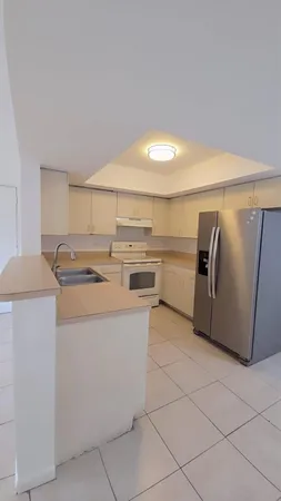 $2,200 | 3640 North 56th Avenue, Unit 412, Hollywood, FL 33021