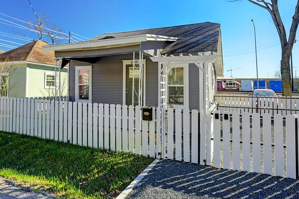 $1,375 | 4809 Eli Street, Houston, TX 77007