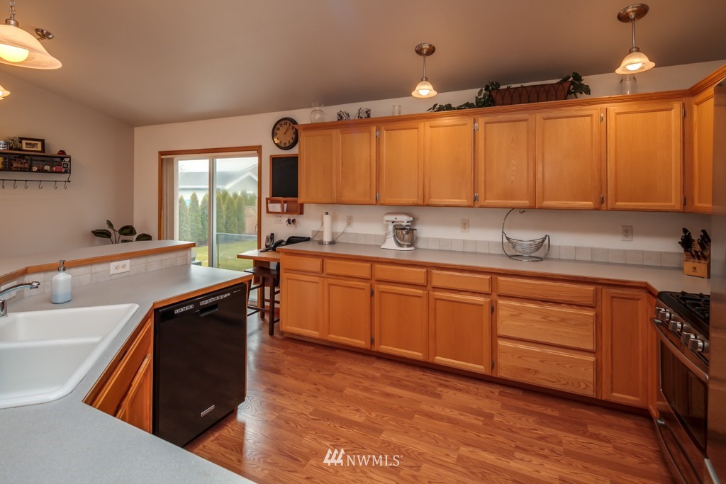 8785 Vinup Road Lynden, WA 98264 - Photo 8 of 24 Gallery Image 8