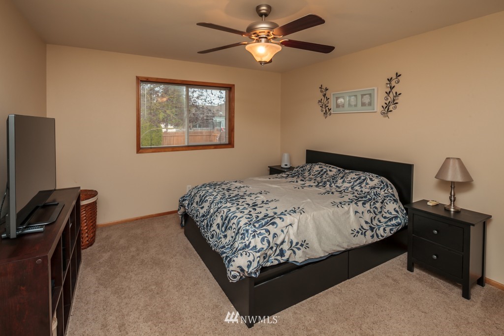 8785 Vinup Road Lynden, WA 98264 - Photo 9 of 24 Gallery Image 9