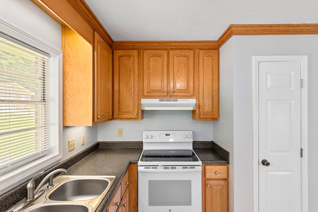 358 Grimes Road Ozark, AL 36360 - Photo 5 of 28