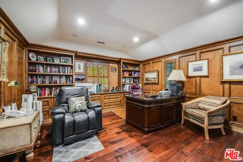 $4,295,000 | 9921 Toluca Lake Avenue, Toluca Lake, CA 91602