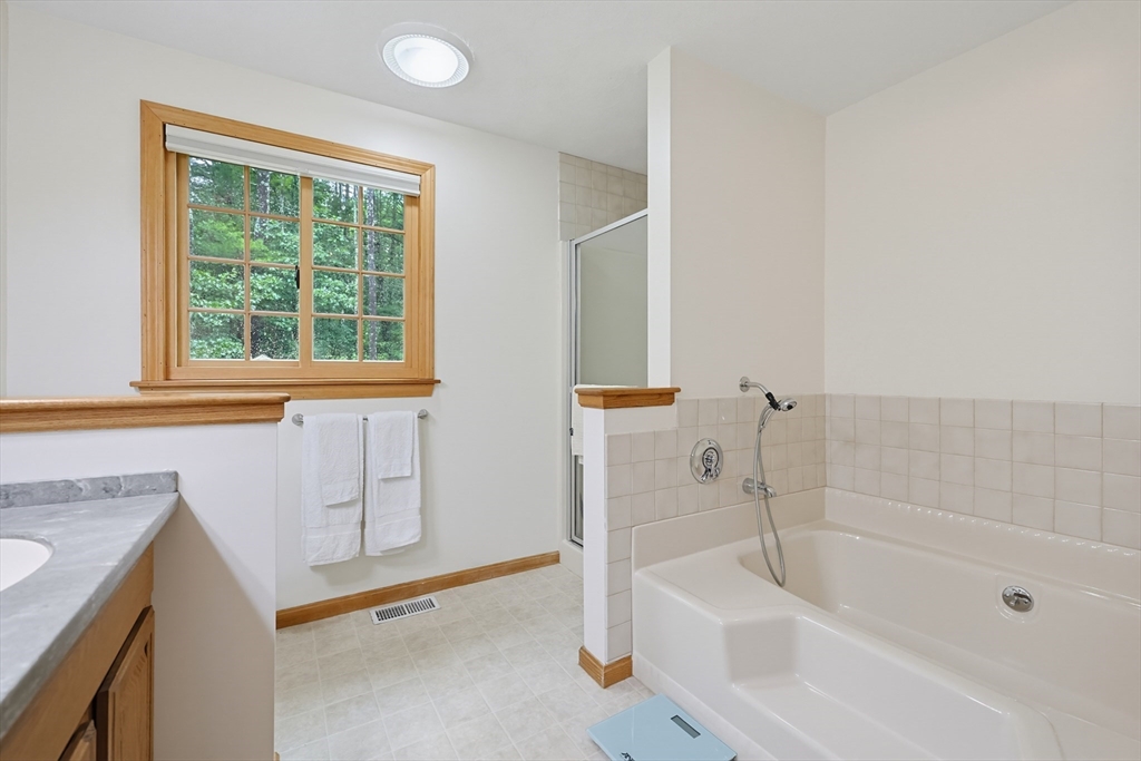 14 Pheasant Ridge Road Townsend, MA 01469 - Photo 20 of 37 Gallery Image 20