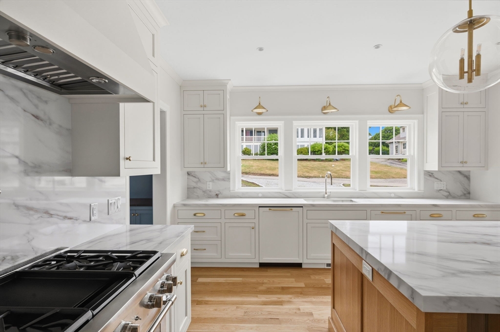 12 Howard Road Hingham, MA 02043 - Photo 3 of 31