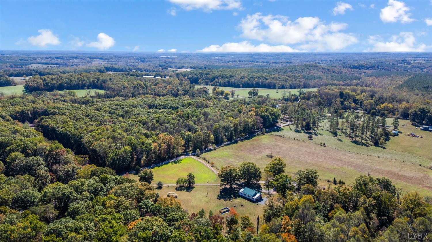342 Toll Gate Road Concord, VA 24538 - Photo 29 of 48 a view of a city and mountains