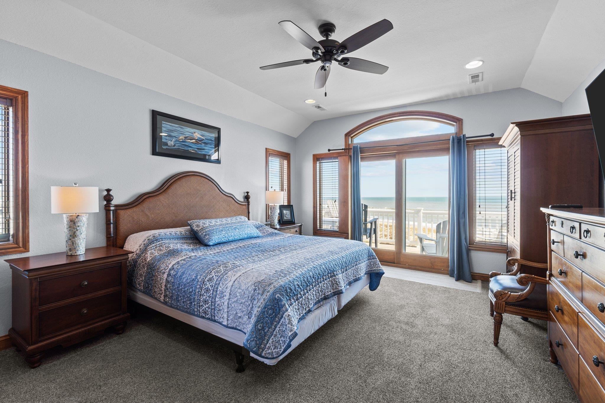 56999 Lighthouse Road Hatteras, NC 27943 - Photo 34 of 50 Top Floor King Suite