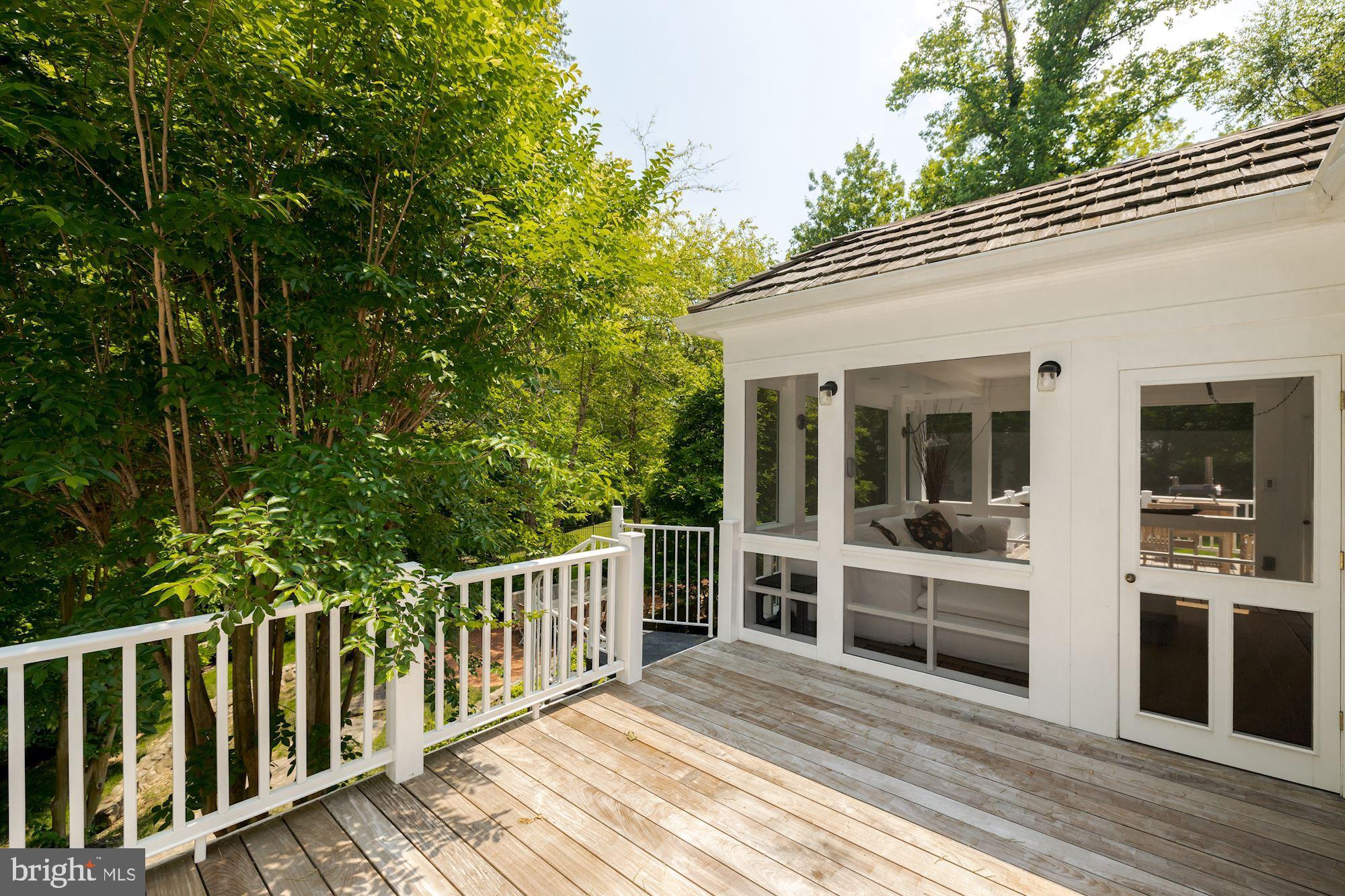 605 Potomac River Road McLean, VA 22102 - Photo 22 of 52 1 of 2 Backyard Decks