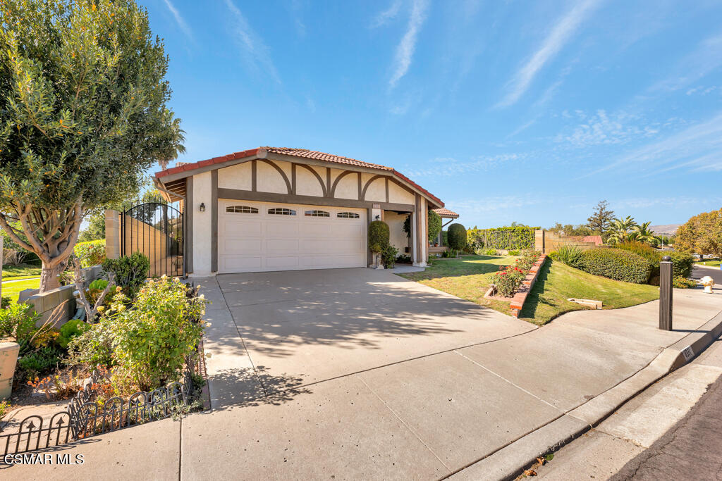 4331 Mill Valley Road Moorpark, CA 93021 - Photo 4 of 40 a view of a house with a park