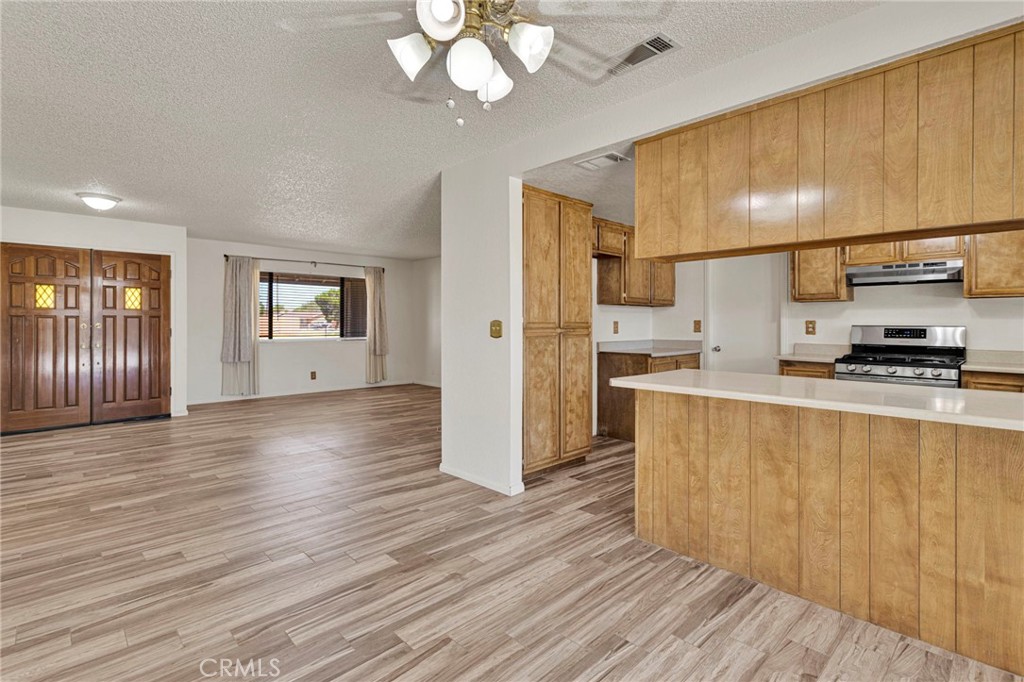14475 Pioneer Road Apple Valley, CA 92307 - Photo 8 of 32