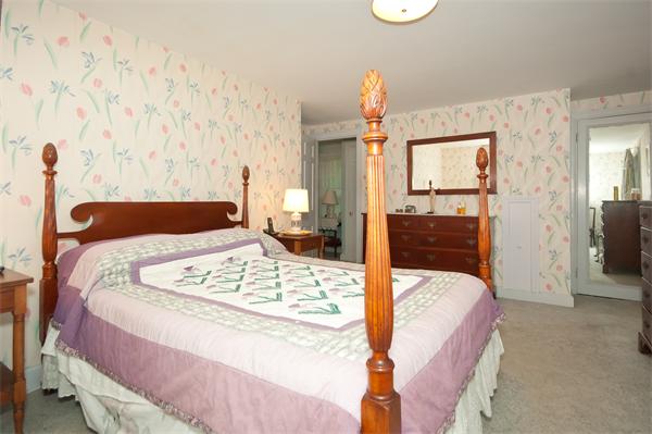 11 Stanley Road Waltham, MA 02452 - Photo 8 of 8 Gallery Image 8