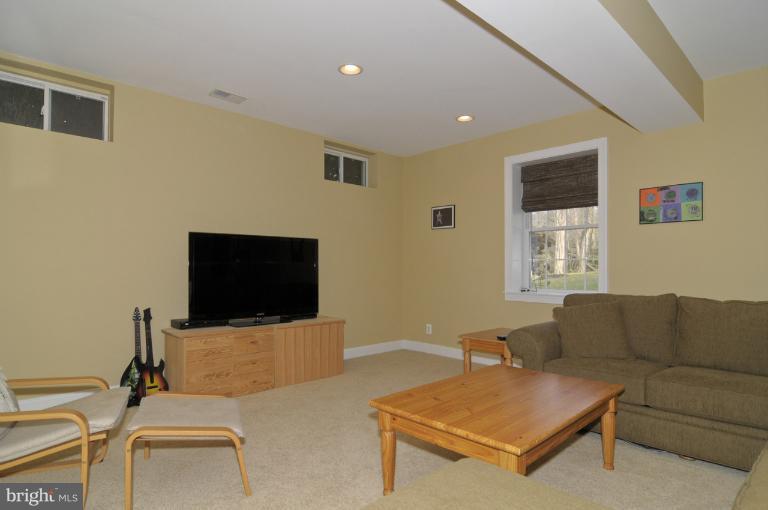 3016 Southview Road Ellicott City, MD 21042 - Photo 7 of 30 Interior (General)