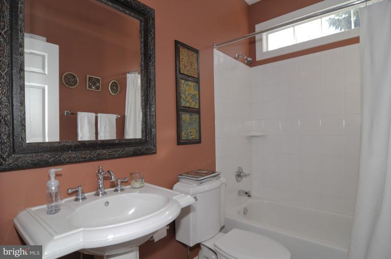 3016 Southview Road Ellicott City, MD 21042 - Photo 8 of 30 Interior (General)