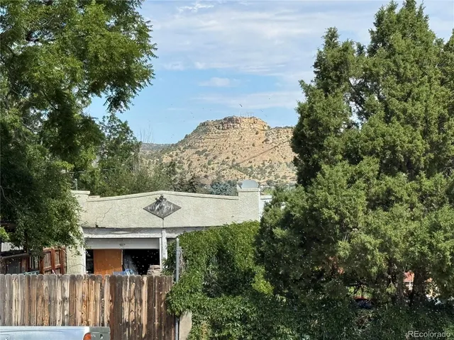 a view of walk in closet