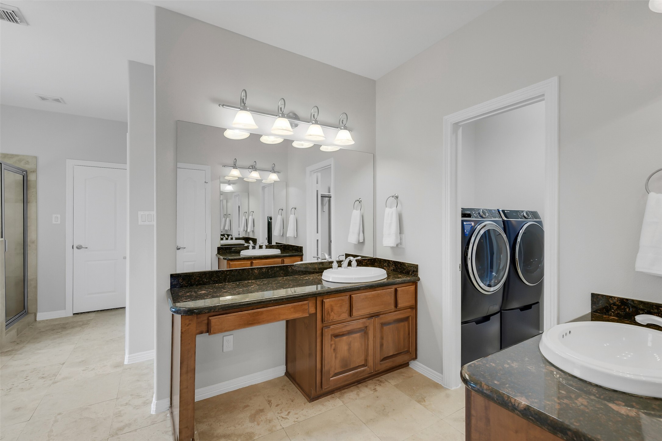 14906 Windsor Manor Houston, TX 77069 - Photo 20 of 34 "Her" vanity with kneespace ~