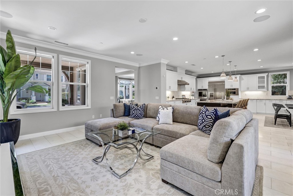 119 Patton Way Tustin, CA 92782 - Photo 8 of 58
