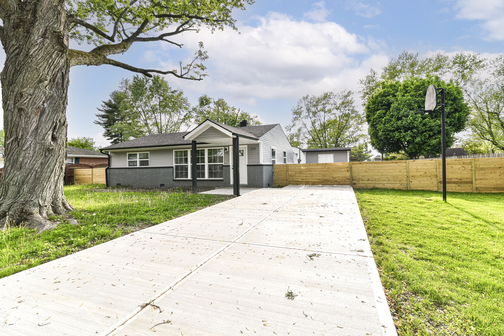 5211 Pearl Street Anderson, IN 46013 - Photo 2 of 36