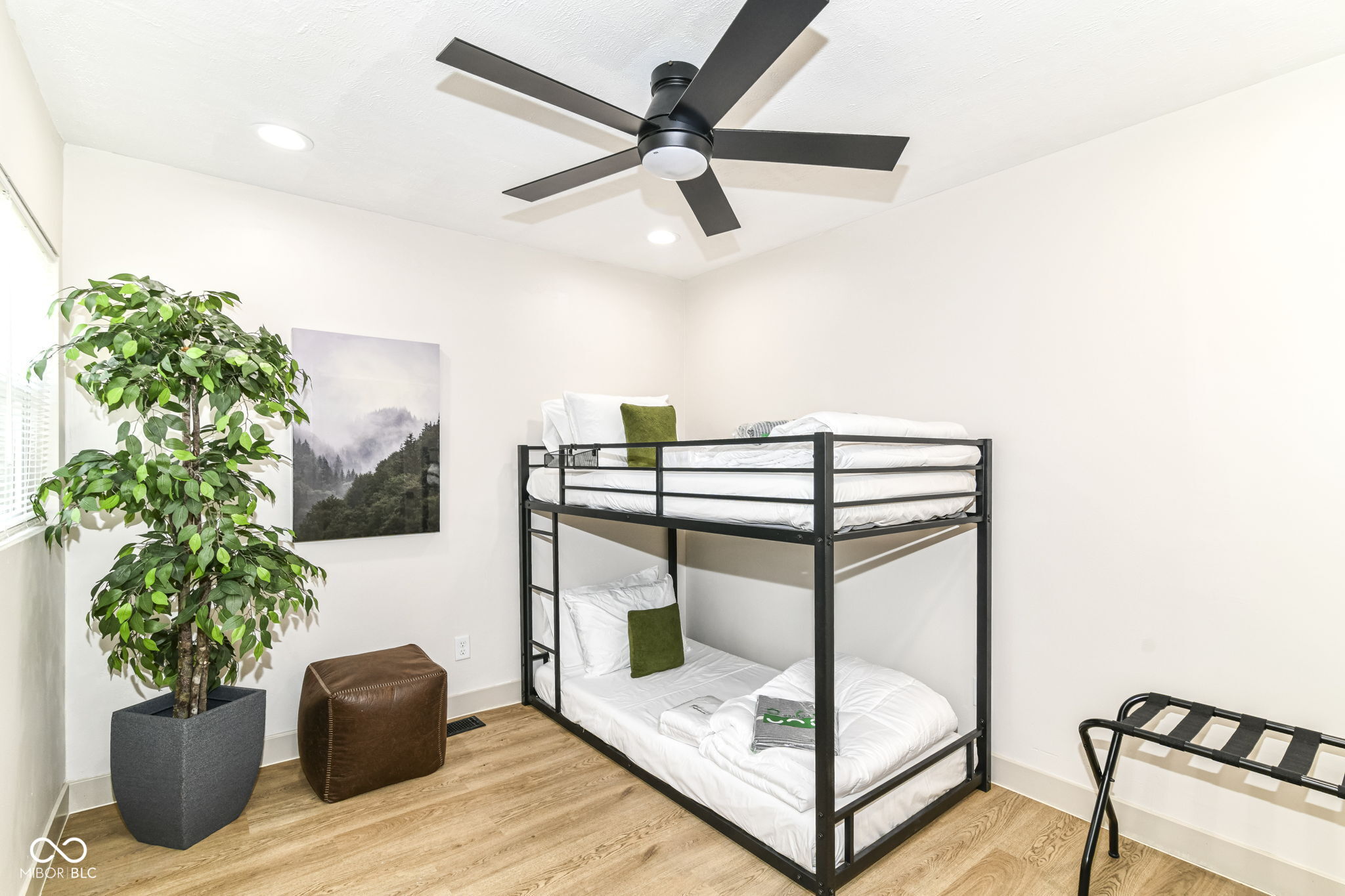 5211 Pearl Street Anderson, IN 46013 - Photo 8 of 36