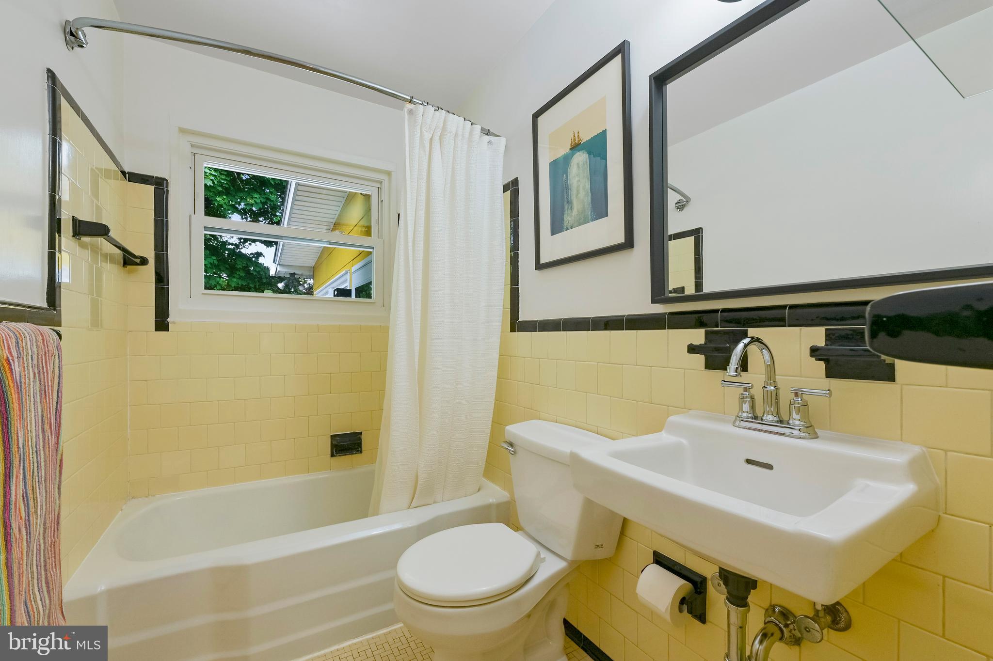 135 Sumner Road Annapolis, MD 21401 - Photo 15 of 30 Hallway full bath