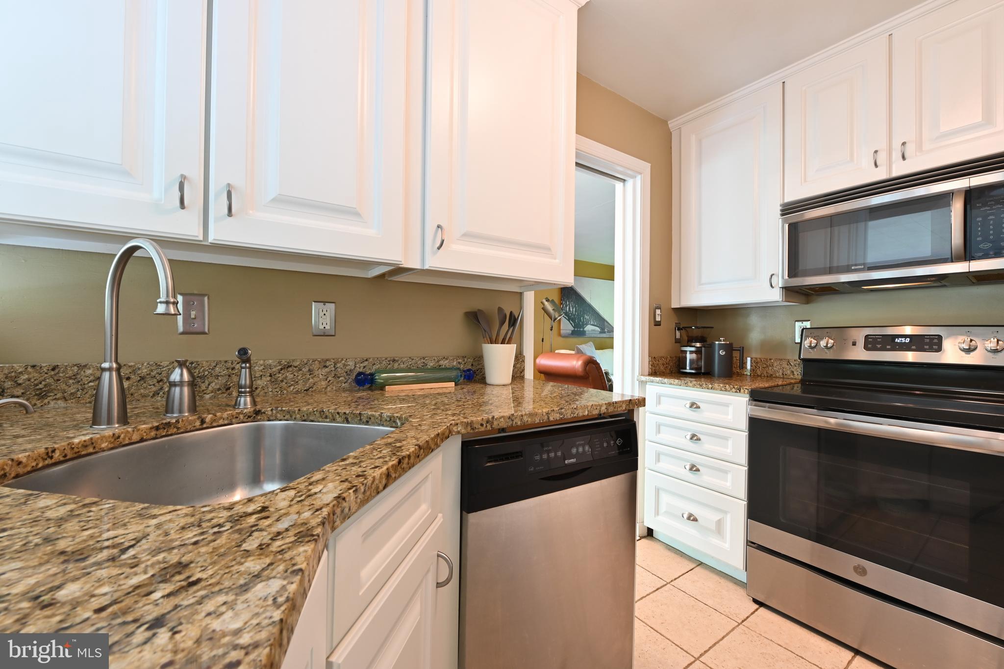 135 Sumner Road Annapolis, MD 21401 - Photo 5 of 30 Granite Countertops