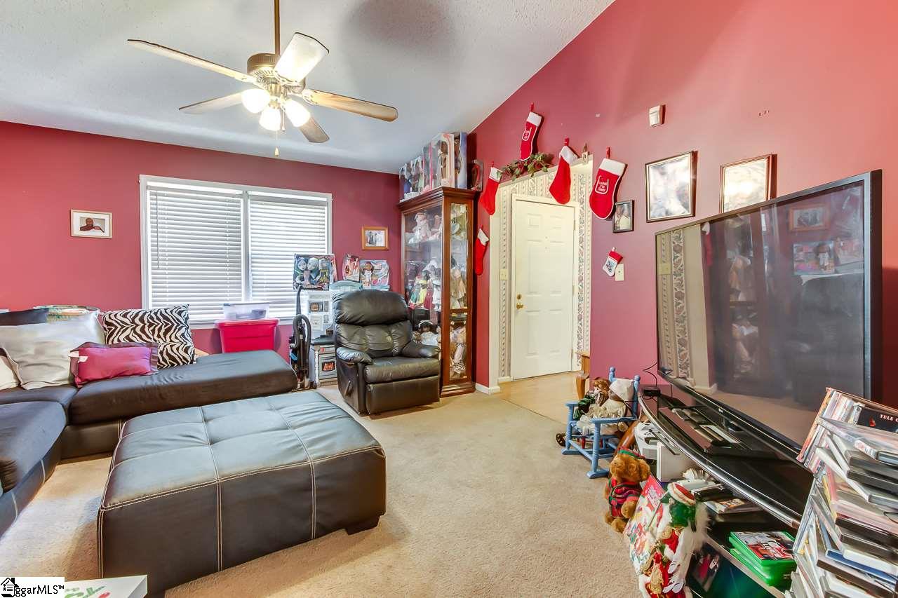 5750 Mountain View Road Taylors, SC 29687 - Photo 7 of 24