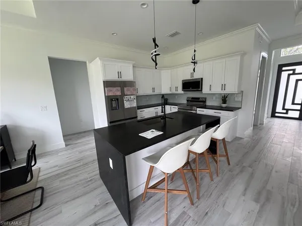 $669,900 | 308 Golden Gate Boulevard East, Naples, FL 34117