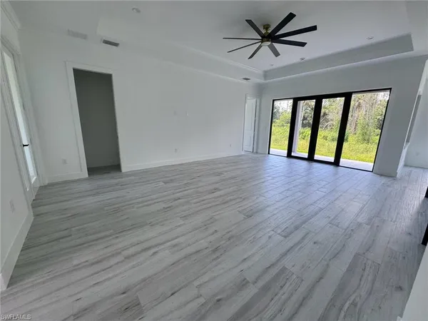$669,900 | 308 Golden Gate Boulevard East, Naples, FL 34117