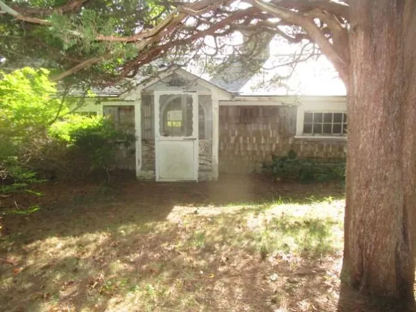 $164,500 | 41 Lewis Point Road, Buzzards Bay, MA 02532