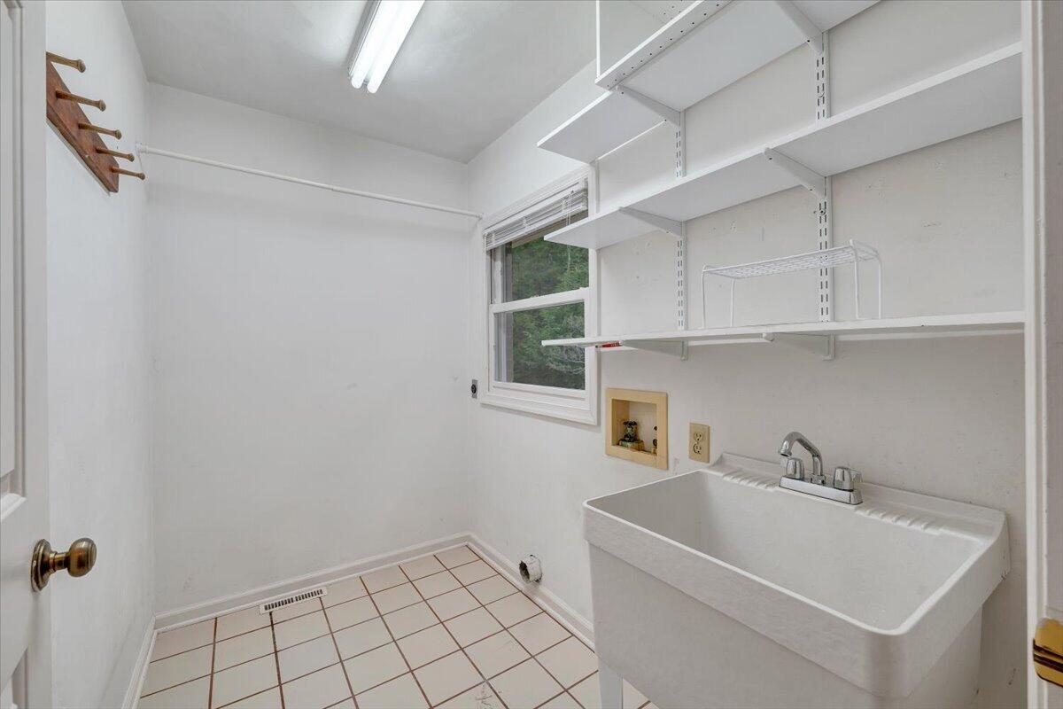 7031 Highfields Farm Trail Roanoke, VA 24018 - Photo 37 of 88 037-MIB08013