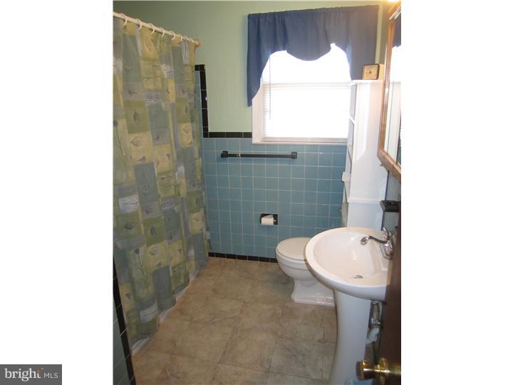 217 Sandra Road Wilmington, DE 19803 - Photo 11 of 16 Bathroom
