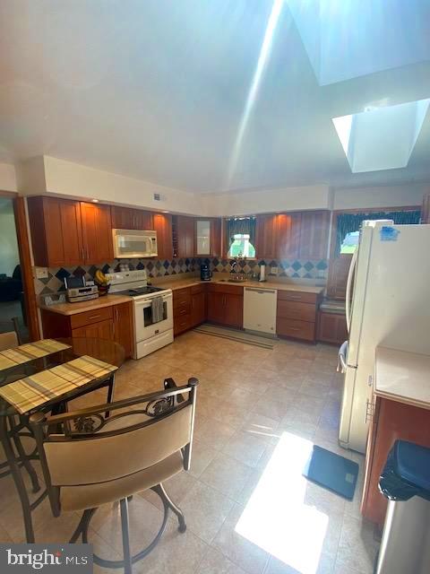 1303 Woodmere Road Pottstown, PA 19464 - Photo 16 of 38 Kitchen