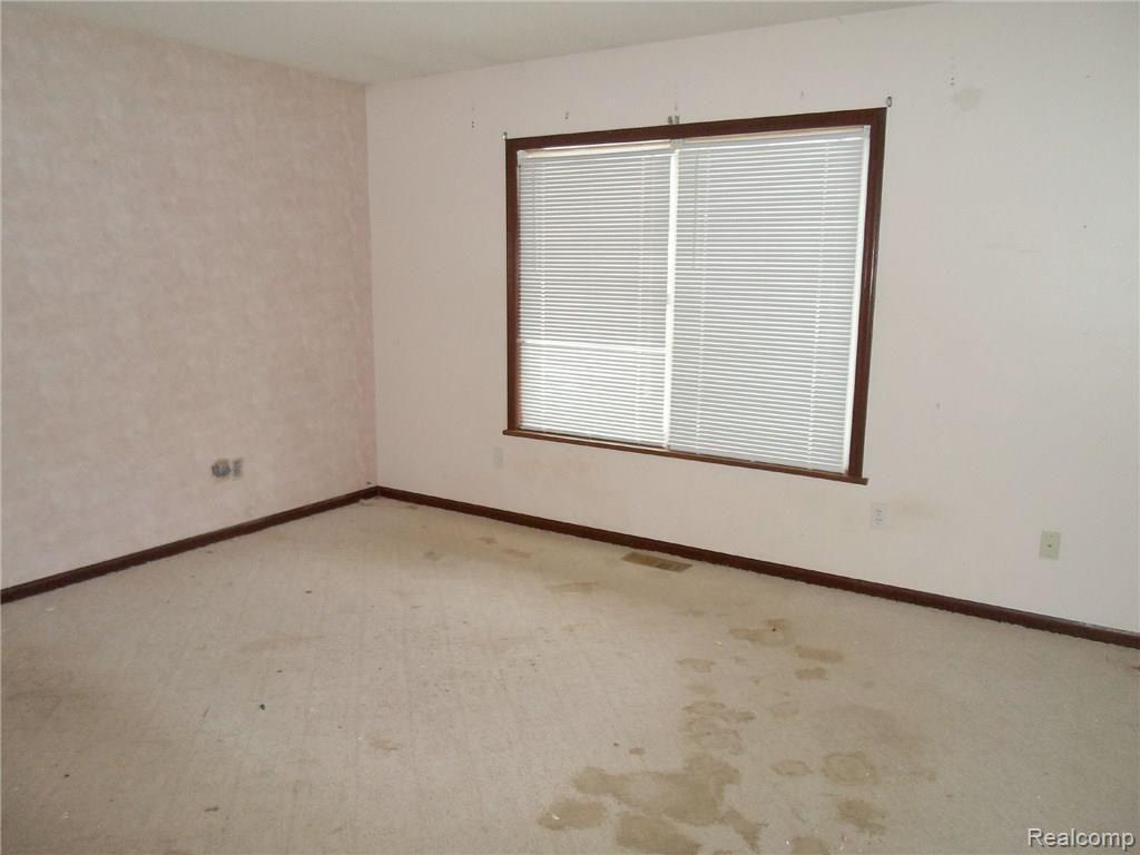 3974 Scholtz Road Lapeer, MI 48446 - Photo 7 of 17 photo2MainFloorMasterBedroom.JPG