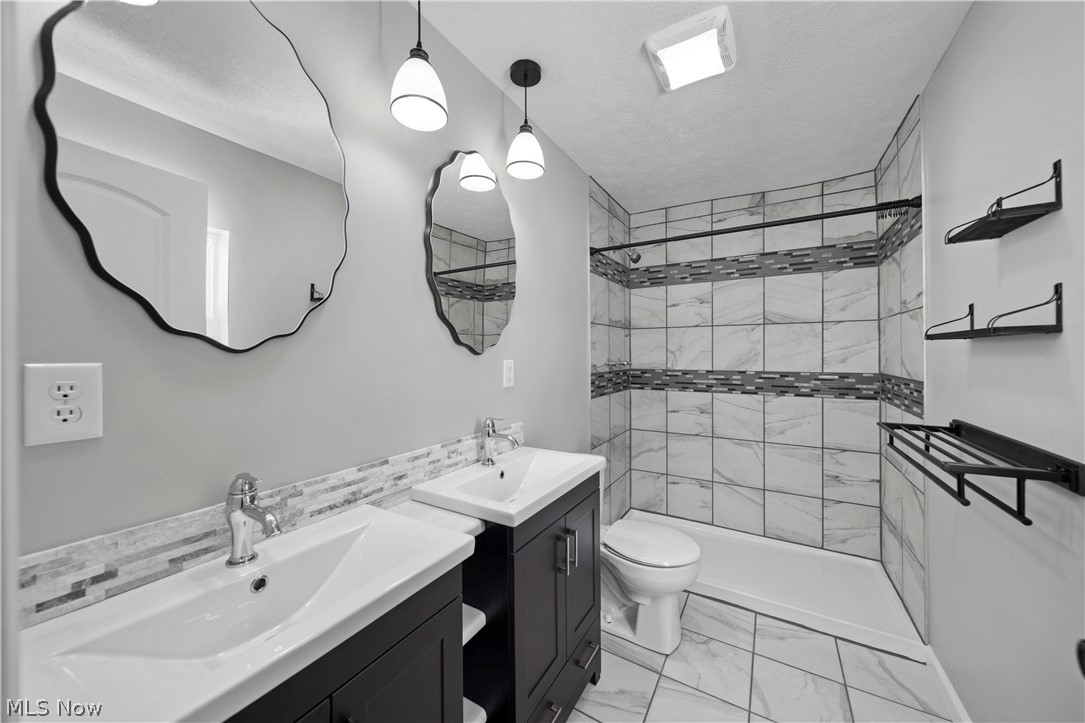 3585 Jefferson Road Ashtabula, OH 44004 - Photo 8 of 28 Primary ensuite bathroom
