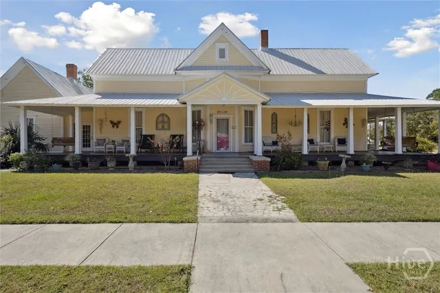 $425,000 | 610 West Liberty Street, Claxton, GA 30417
