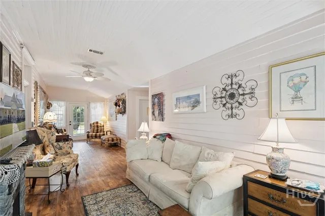 $425,000 | 610 West Liberty Street, Claxton, GA 30417