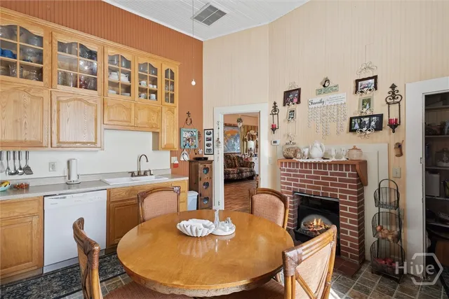 $425,000 | 610 West Liberty Street, Claxton, GA 30417