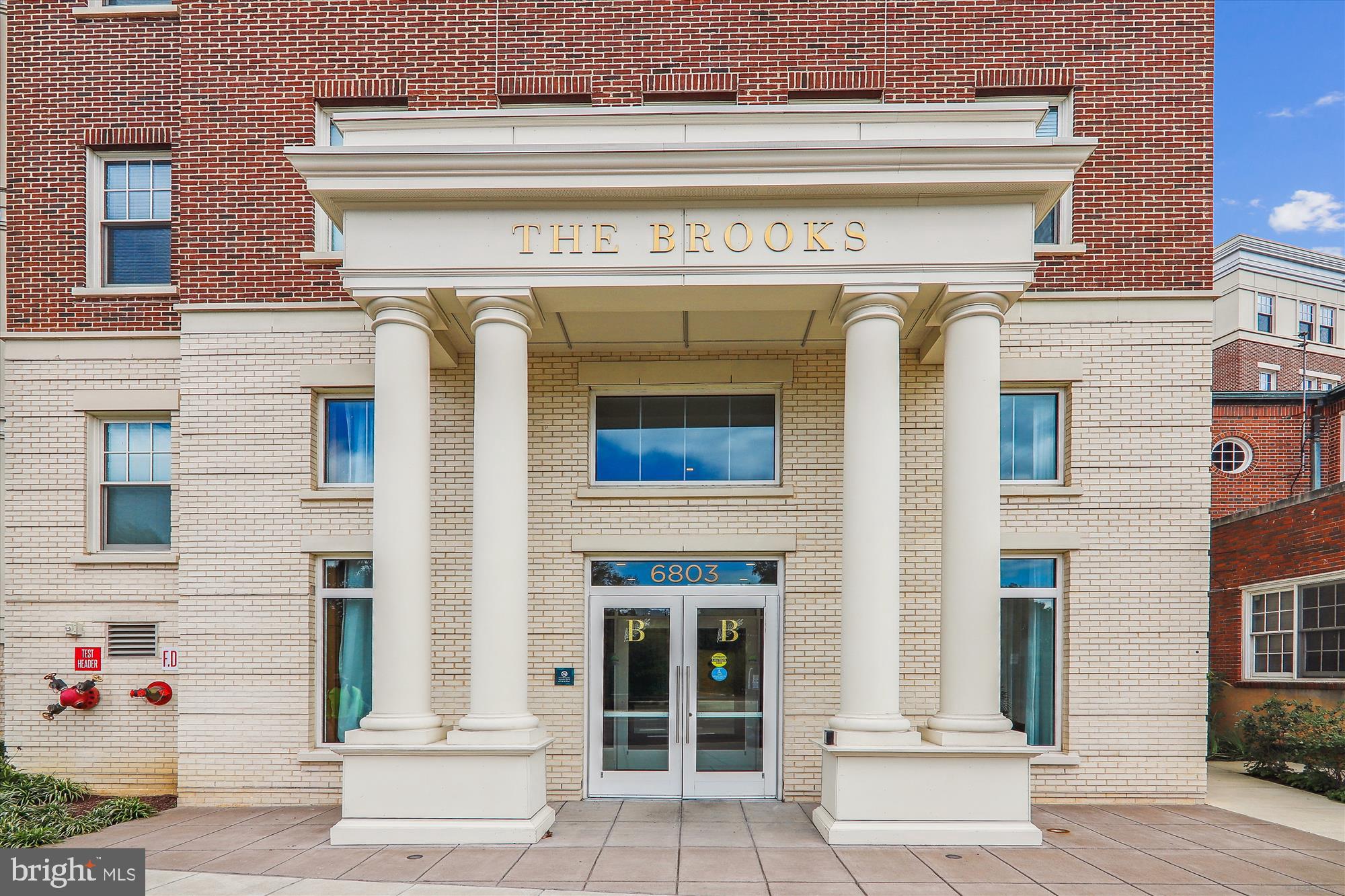 6803 Cameron Drive Northwest, Unit 1 Washington, DC 20012 - Photo 3 of 58