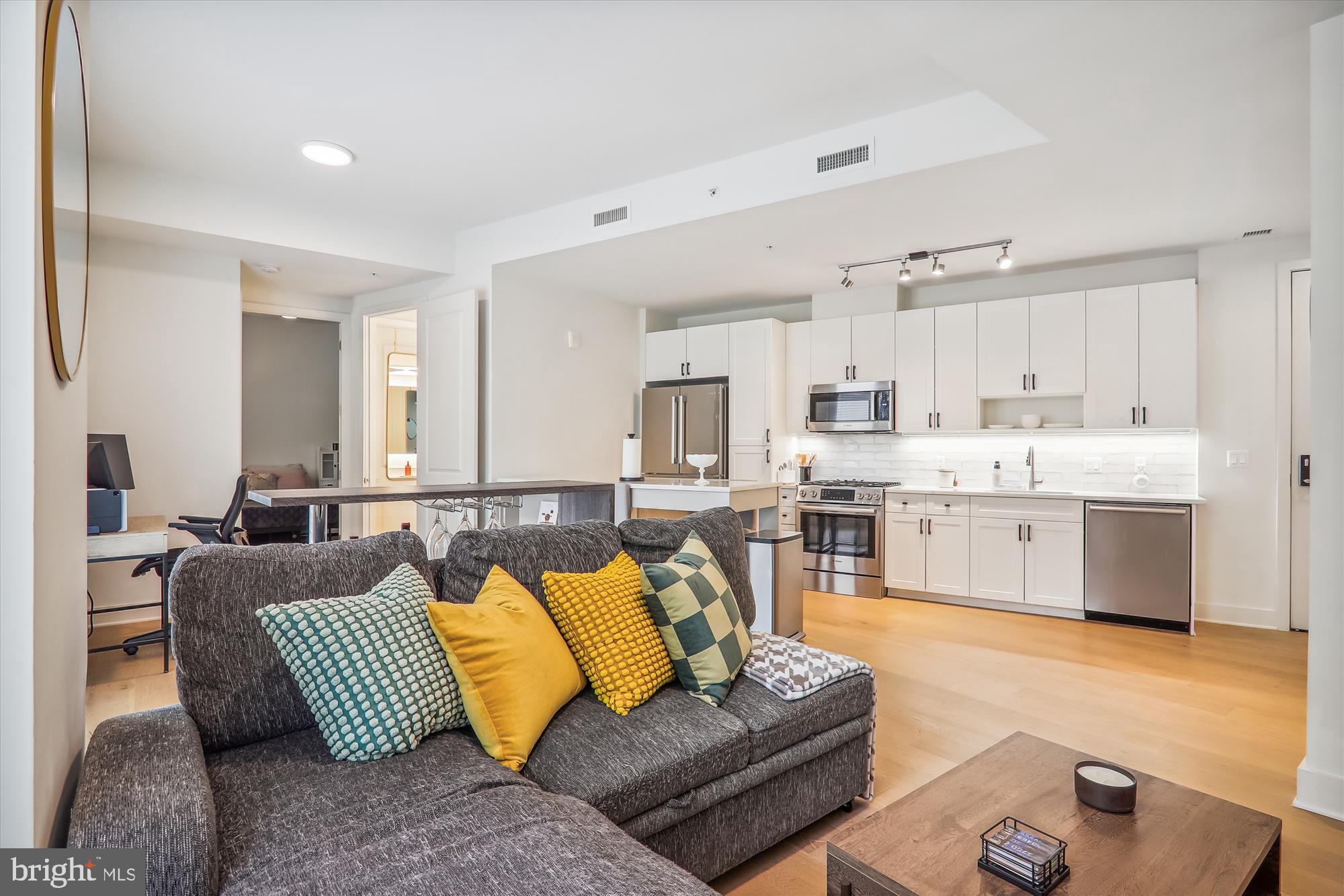 6803 Cameron Drive Northwest, Unit 1 Washington, DC 20012 - Photo 4 of 58