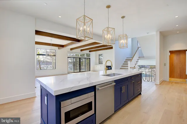 $3,395,000 | 48 East Lake Drive, Annapolis, MD 21403