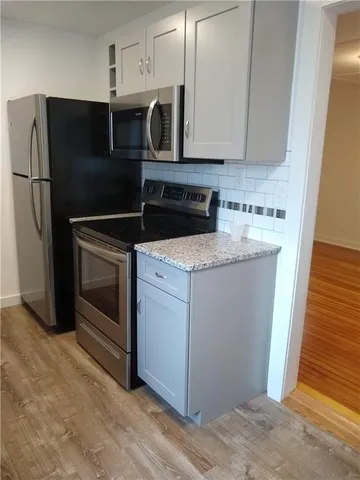 $3,800 | 27 Mt Vernon Street, Unit 1, Newport, RI 02840