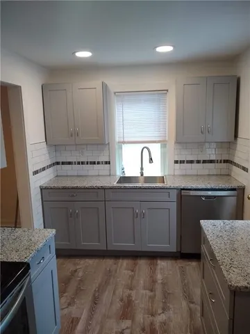 $3,800 | 27 Mt Vernon Street, Unit 1, Newport, RI 02840