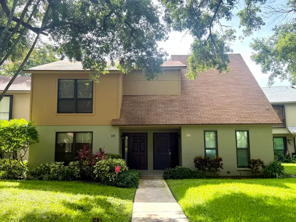$369,000 | 814 Sandtree Drive, Palm Beach Gardens, FL 33403