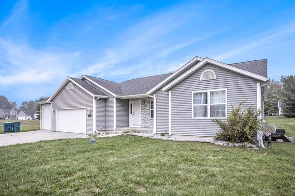 $395,000 | 2228 South Hill Street, Schoolcraft, MI 49087