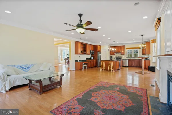$949,000 | 518 Calvin Lane, Rockville, MD 20851