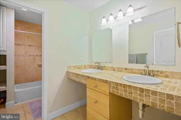 $949,000 | 518 Calvin Lane, Rockville, MD 20851