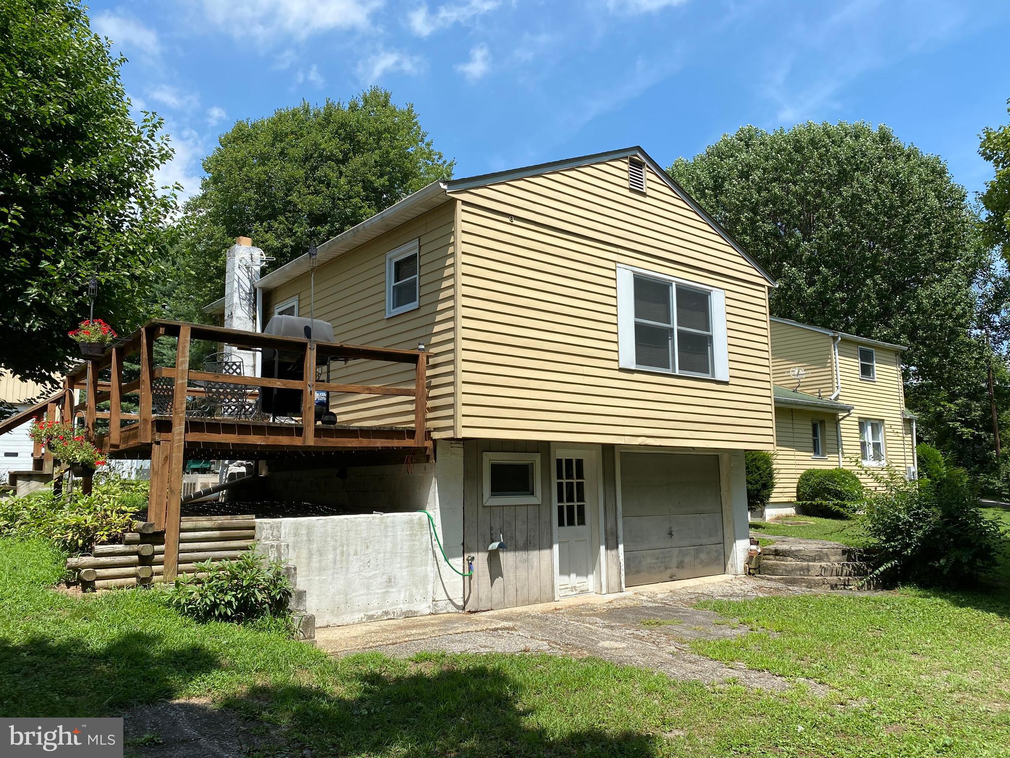 3114 Fallston Road Fallston, MD 21047 - Photo 2 of 15 SIde Load Garage