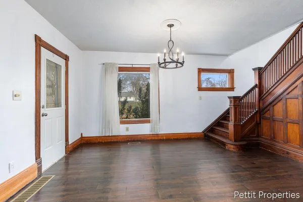$215,000 | 1 Grand Boulevard, Battle Creek, MI 49015