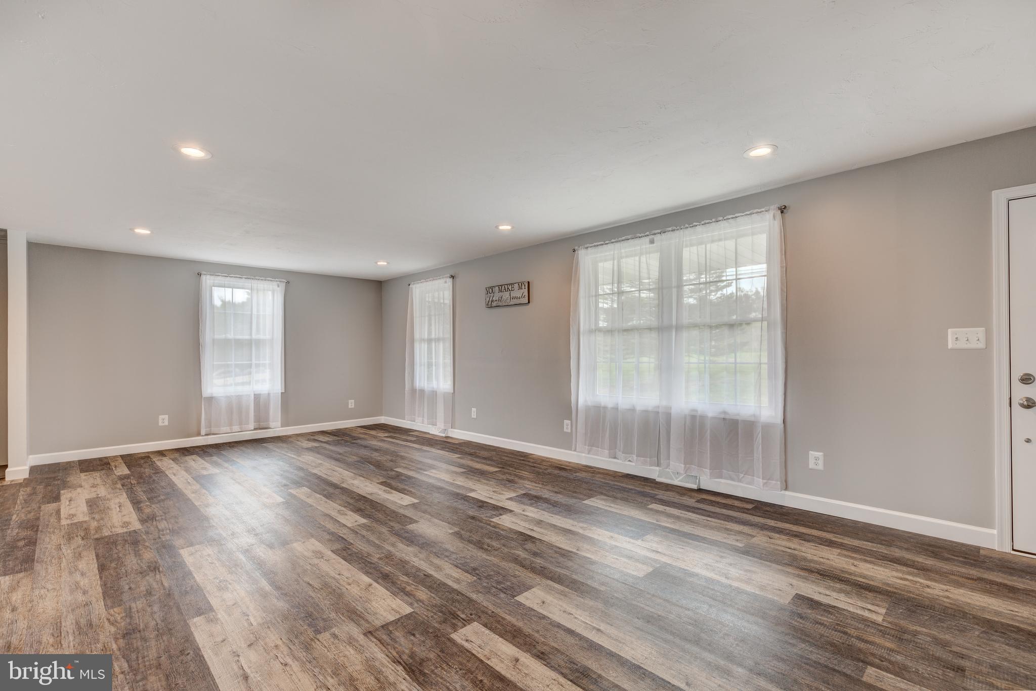 1222 Bachmans Valley Road Westminster, MD 21158 - Photo 28 of 61 Main level living room